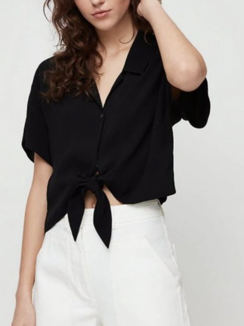 Wilfred Free (Aritzia) | 'Huang' Front Tie Crop Top Blouse | Black | Small